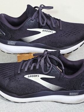 Brooks Ghost 16 Women's Size 10 Black Running Shoes